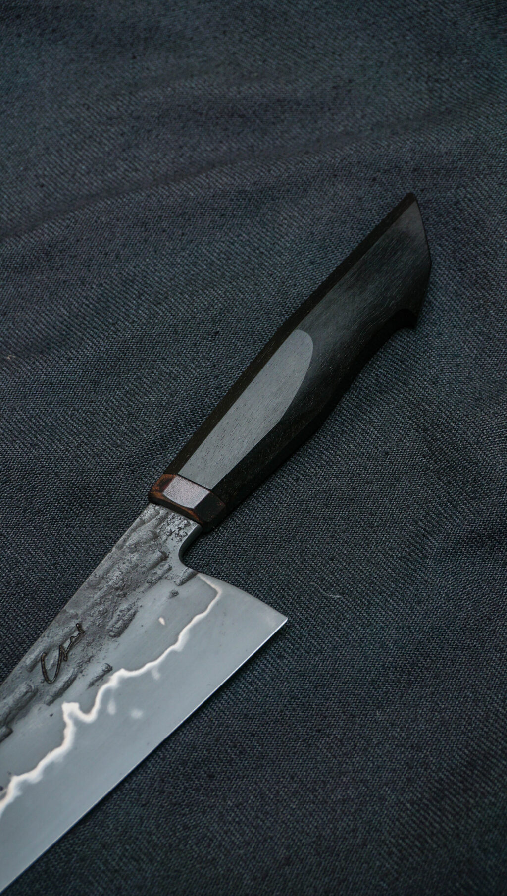 Chef knife 21,5 cm (honyaki). Ebony and copper.