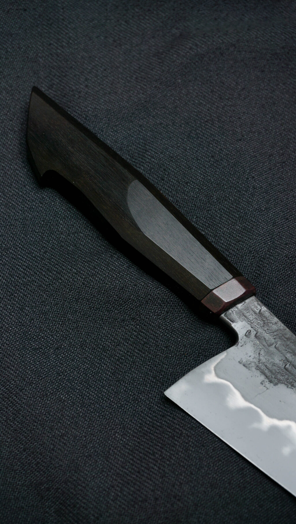 Chef knife 21,5 cm (honyaki). Ebony and copper.