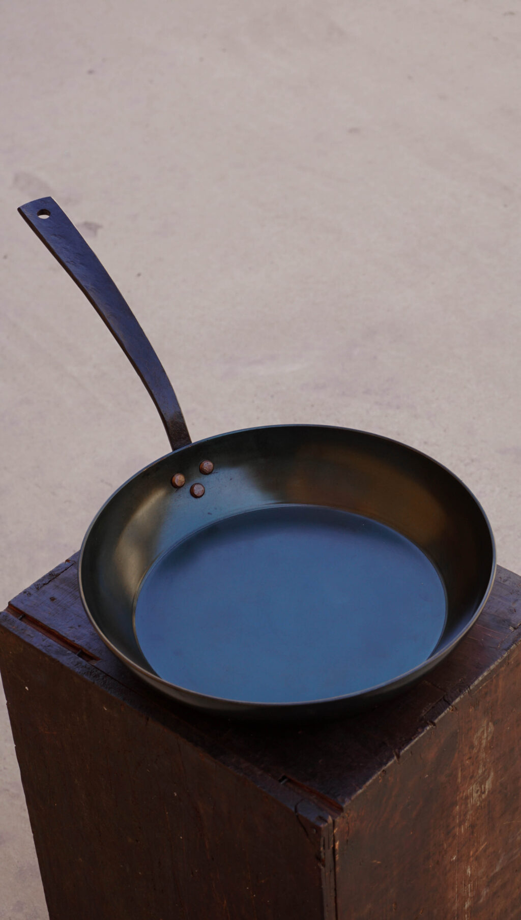 handcraft kitchen knife 2 Prototype Carbon Steel Pan – 28 cm